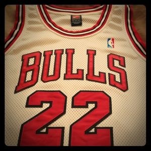 JAY WILLIAMS BULLS JERSEY
